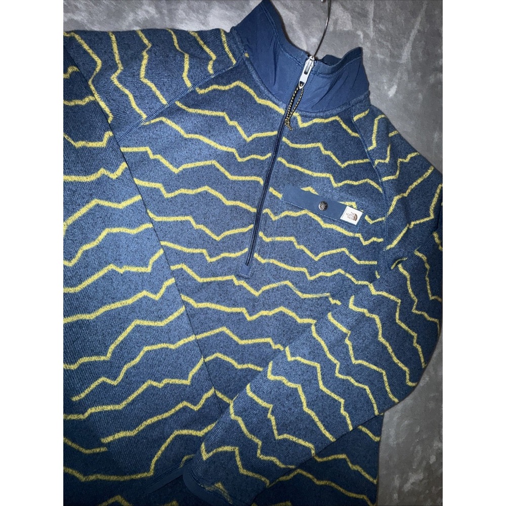 The North Face Men's L Gordon Lyons 1/4 Zip Shady Blue Yellow Lines Sweater